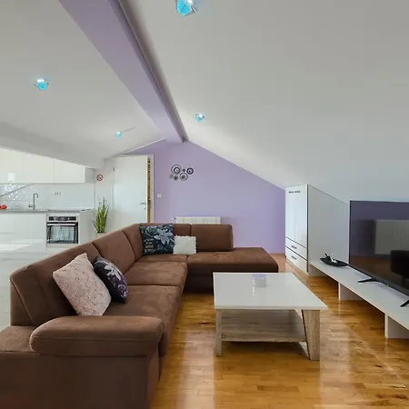 Filip 2 Apartment *