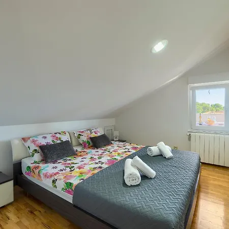 Filip 2 Apartment Pula