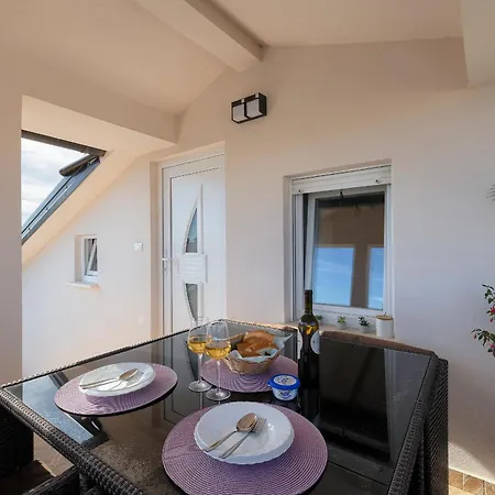Filip 2 Apartment *