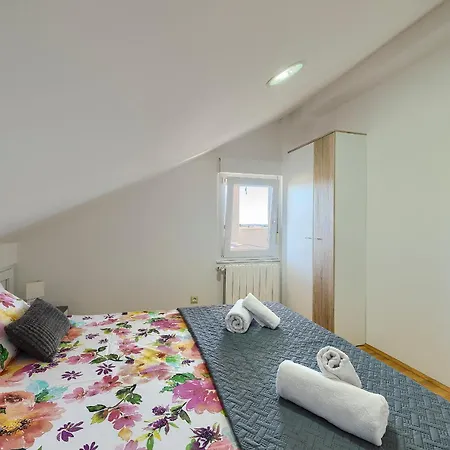 Filip 2 Apartament Pula